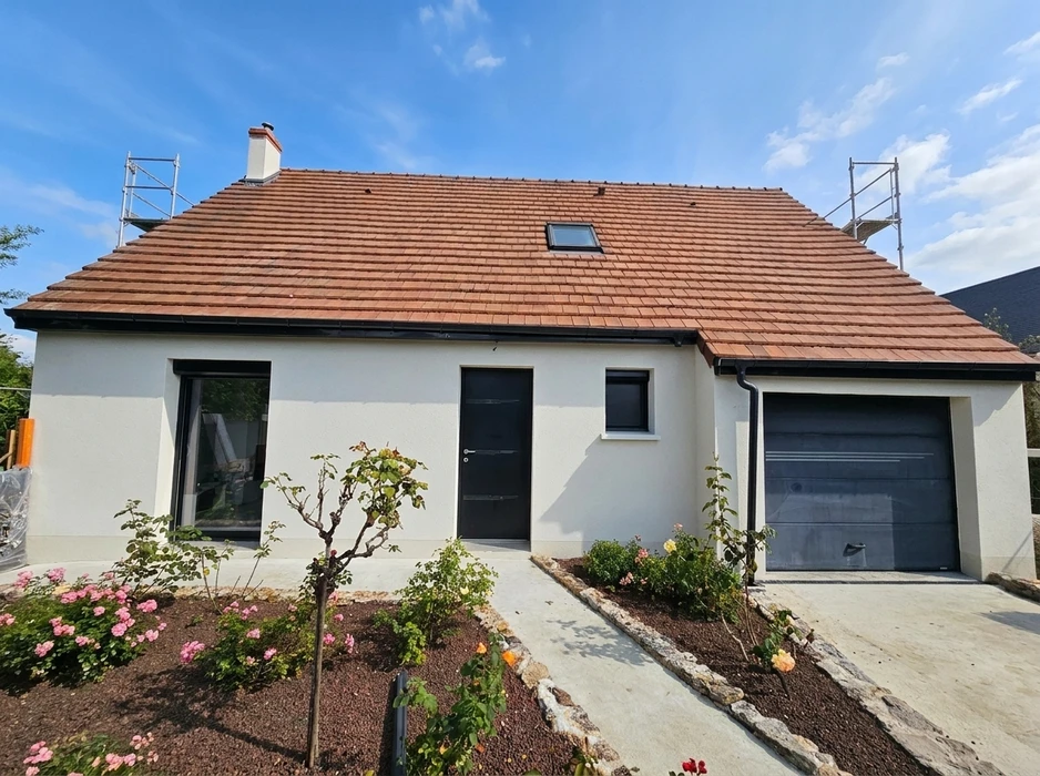 Maison individuelle neuve, vue extérieure de façade